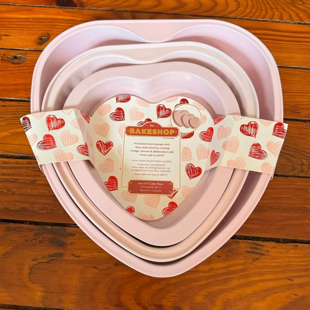 Masterclass Bakeshop Heart 3 Cake Pans and Cupcakes & Cashmere Kitchen Towel NW